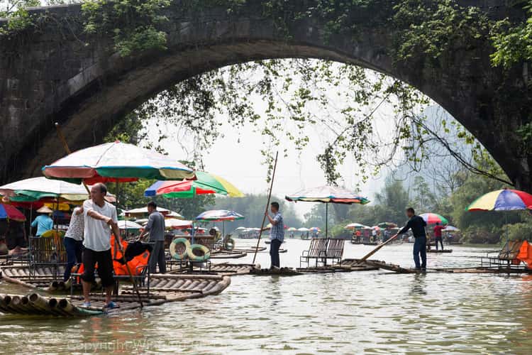 Bambusfahrt auf dem Yulongfluss