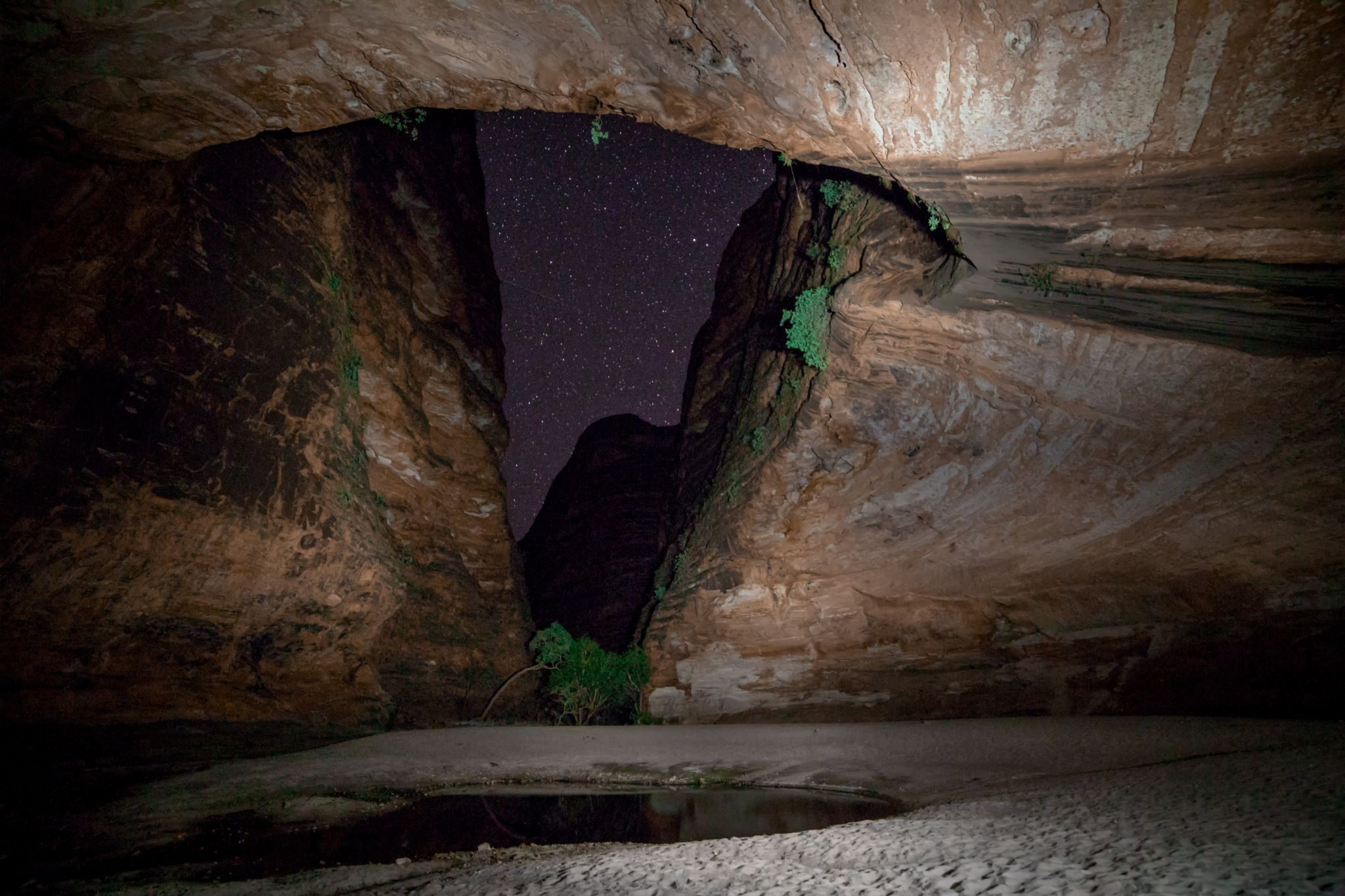 Cathedral Gorge, Australia