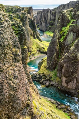 Fjaðrárgljúfur Canyon