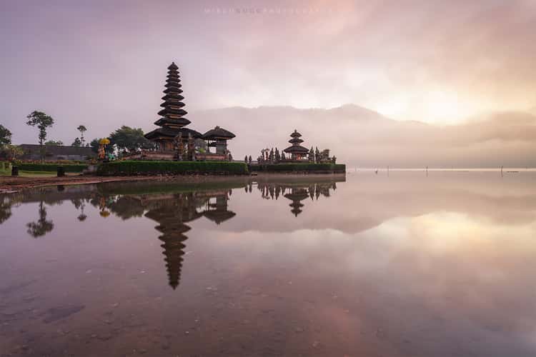 The Ulun Danu Temple Boat