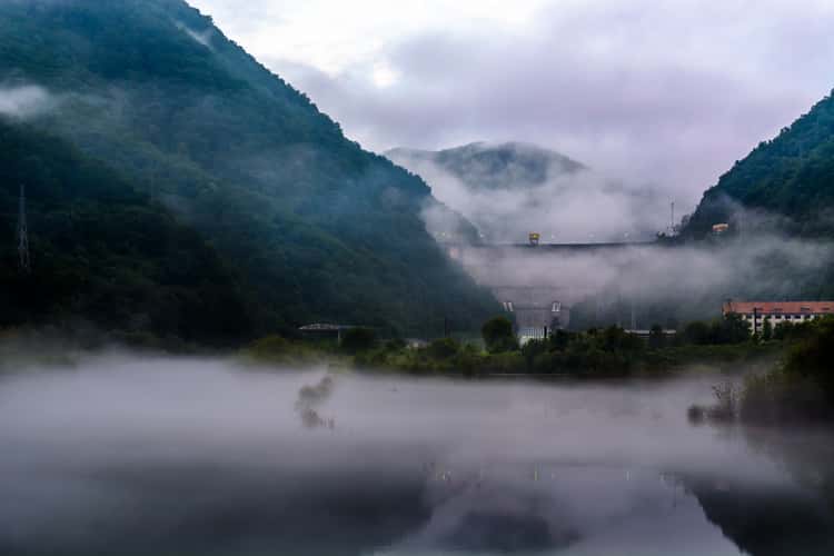 Tarnita dam
