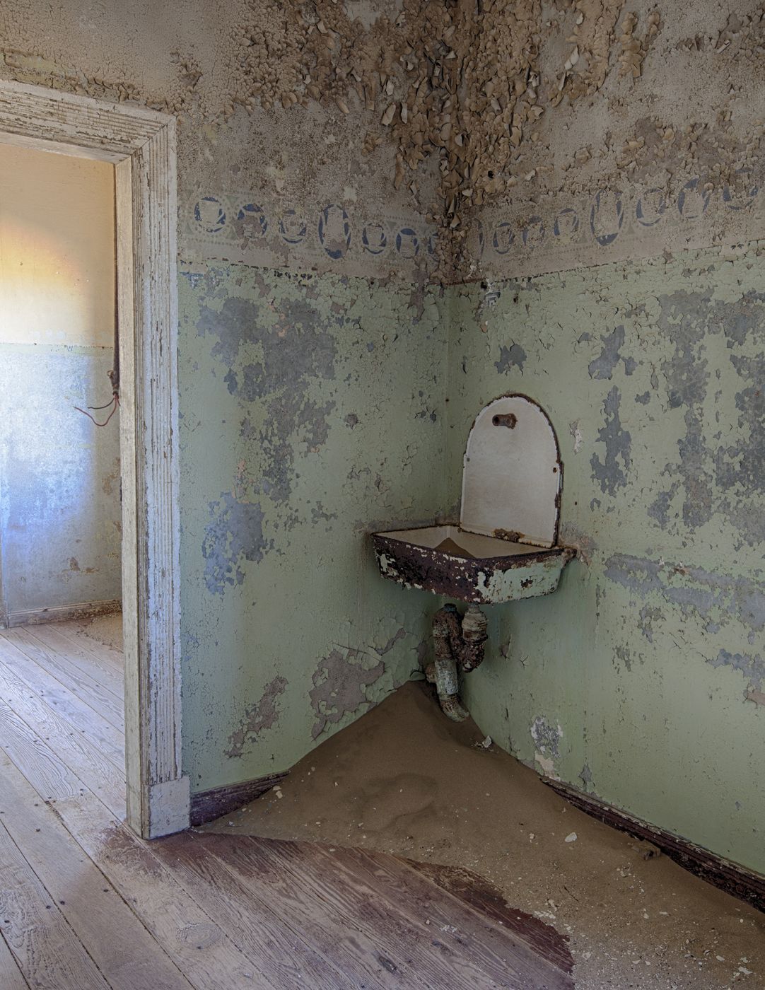 There's beauty in dilapidation., Namibia