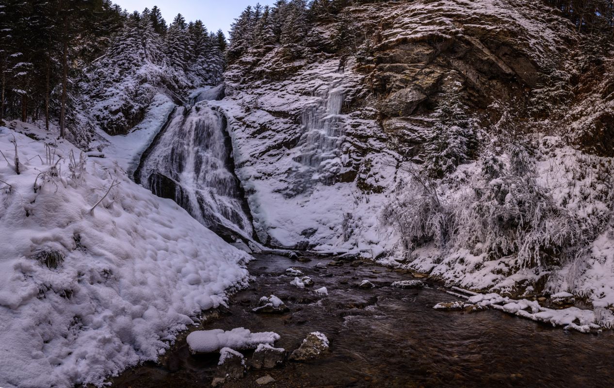 Winter waterfall, Romania