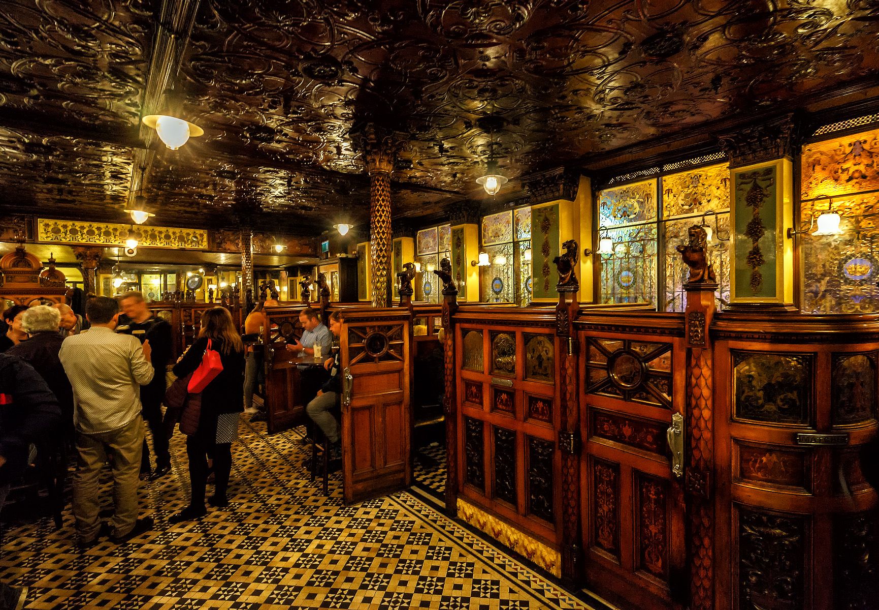 Crown Liquor Saloon, United Kingdom