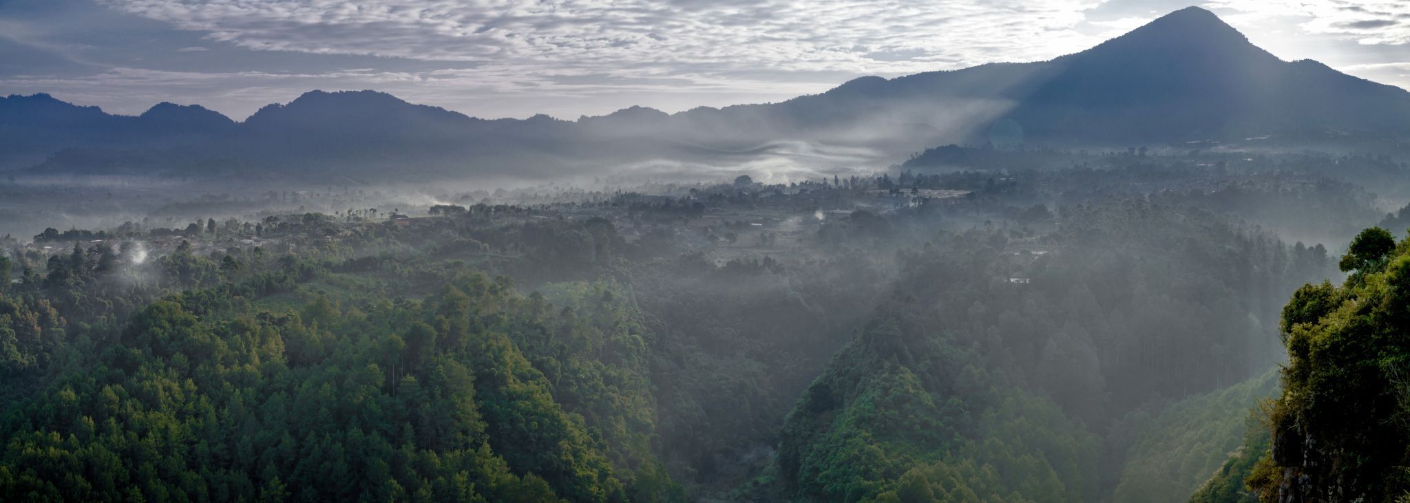 Tebing Keraton, Indonesia