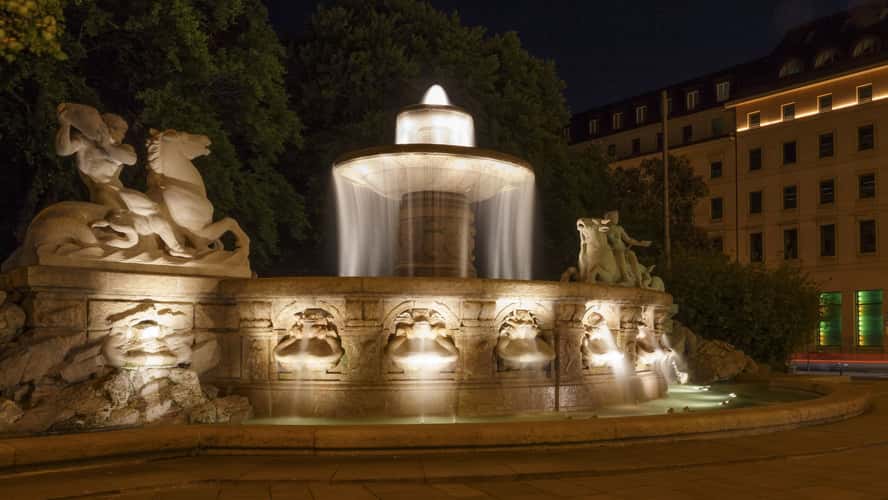 Wittelsbacherbrunnen, Munich