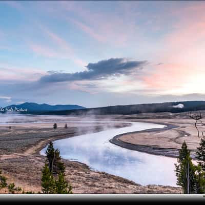 Grizzly Overlook, Hayden Valley, Yellowstone National Park, USA