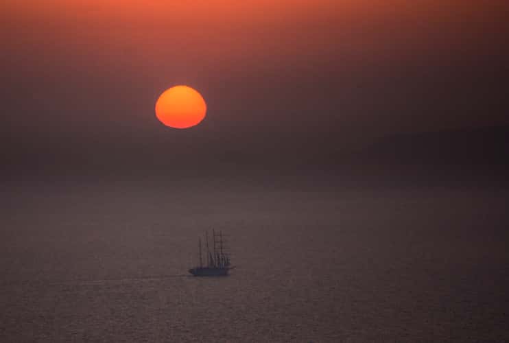 Main road to Oia