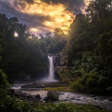 Tegunungan Waterfall, Indonesia