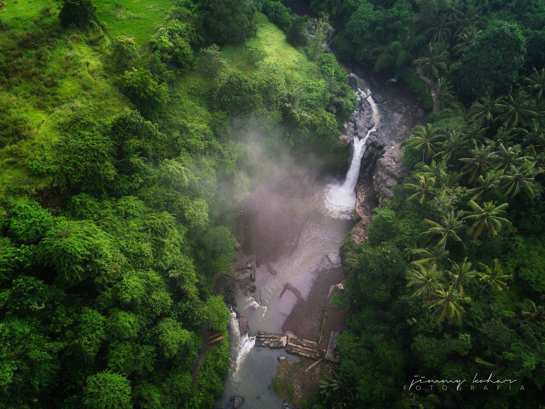 Tegunungan Waterfall [drone], Indonesia