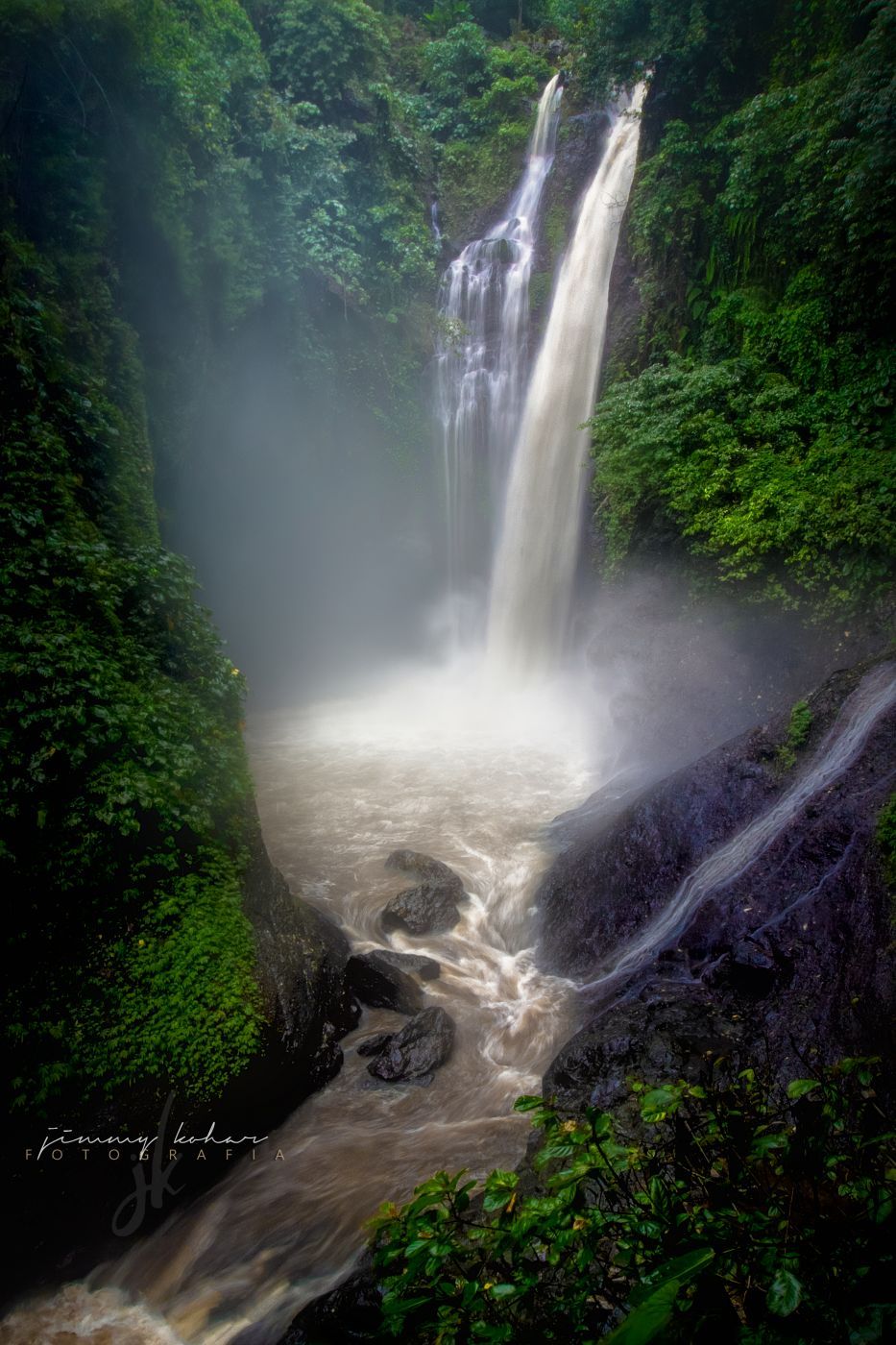Aling-Aling Waterfall, Indonesia
