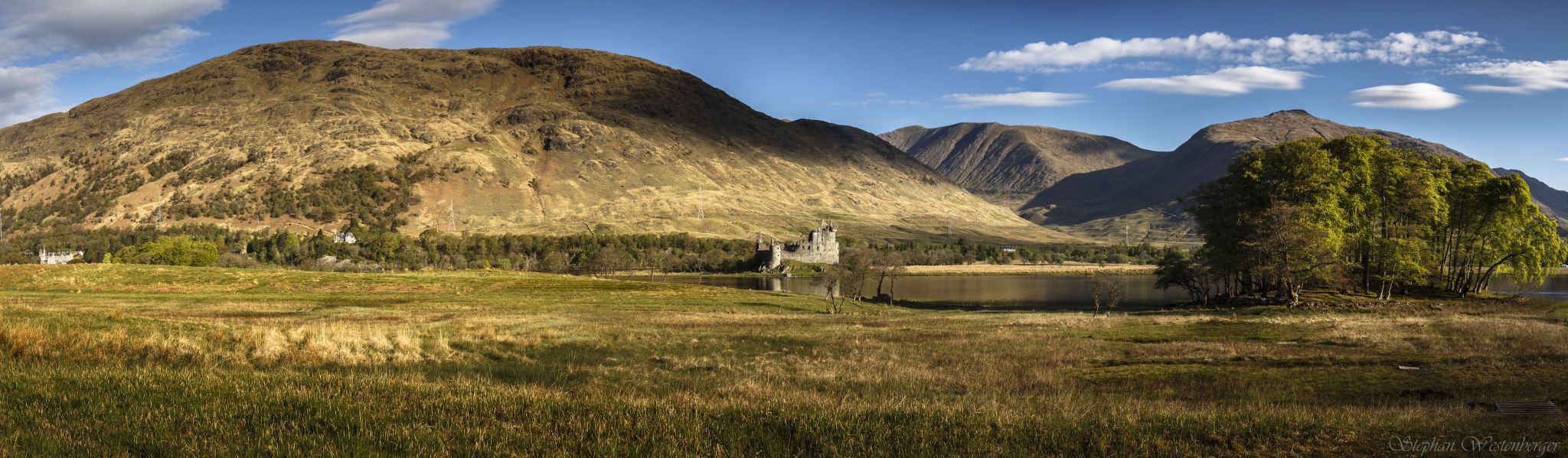 Rocks Kilchurn Castle, Loch Awe, Scotland, United Kingdom