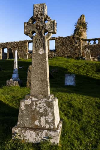 Cill Chriosd Graveyard