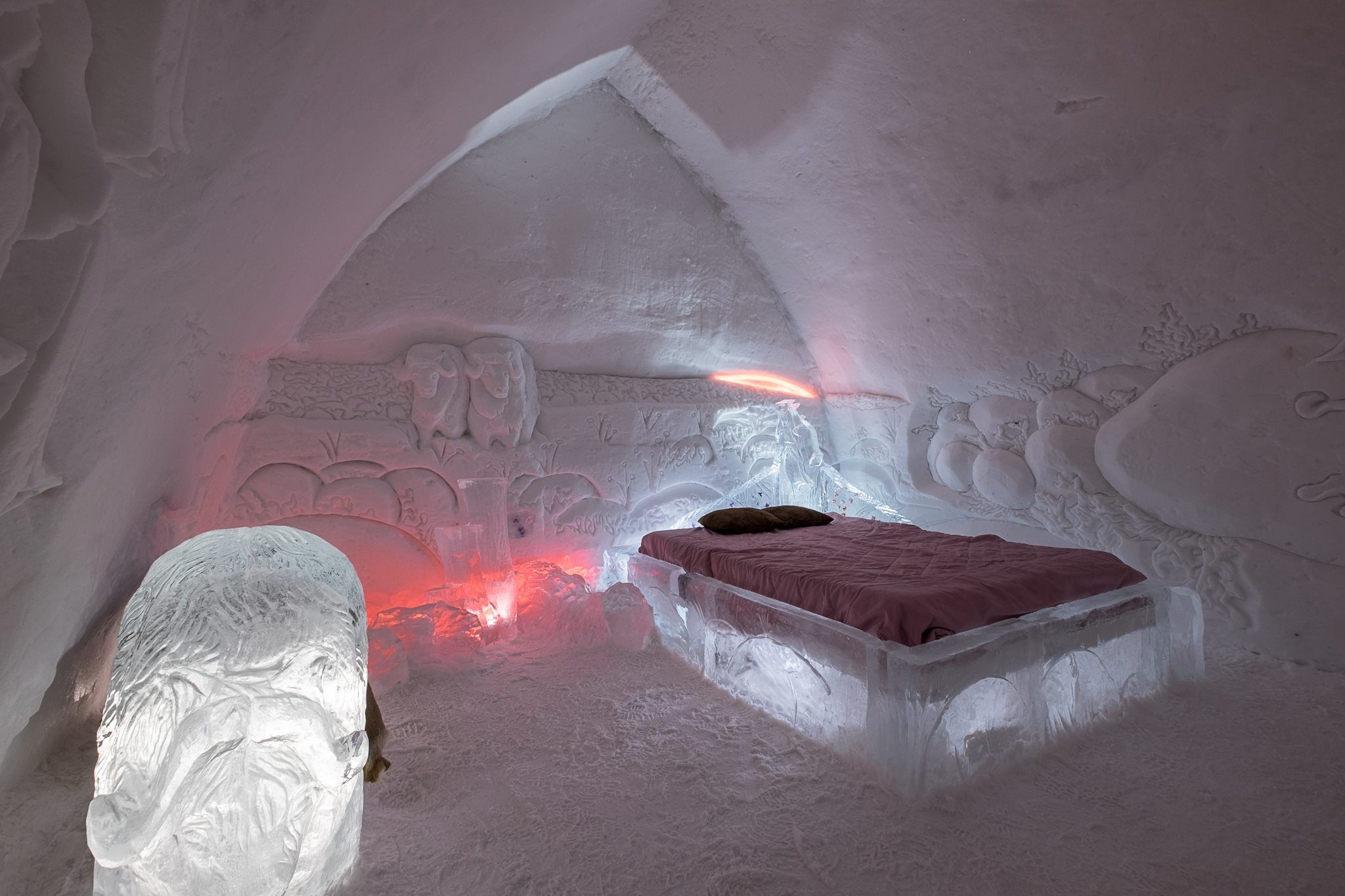 Ice Hotel, Canada