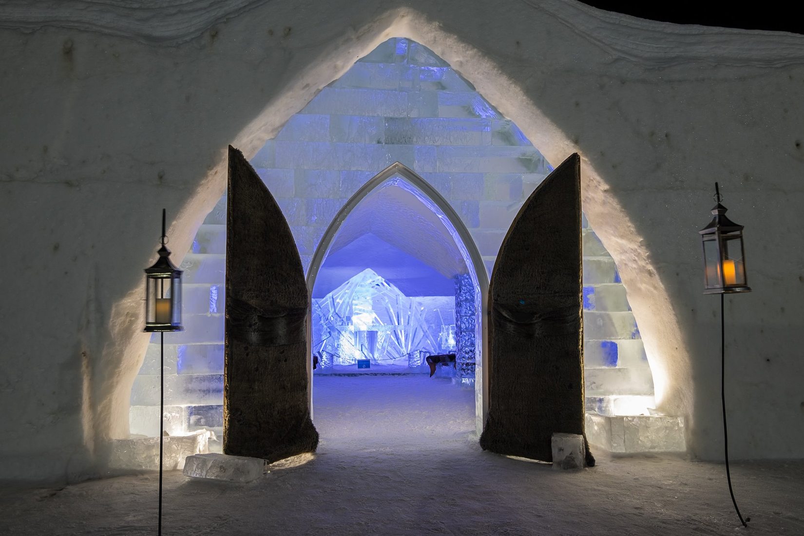 facts about the ice hotel in canada