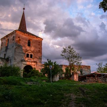 Kornis castle ruins, Romania