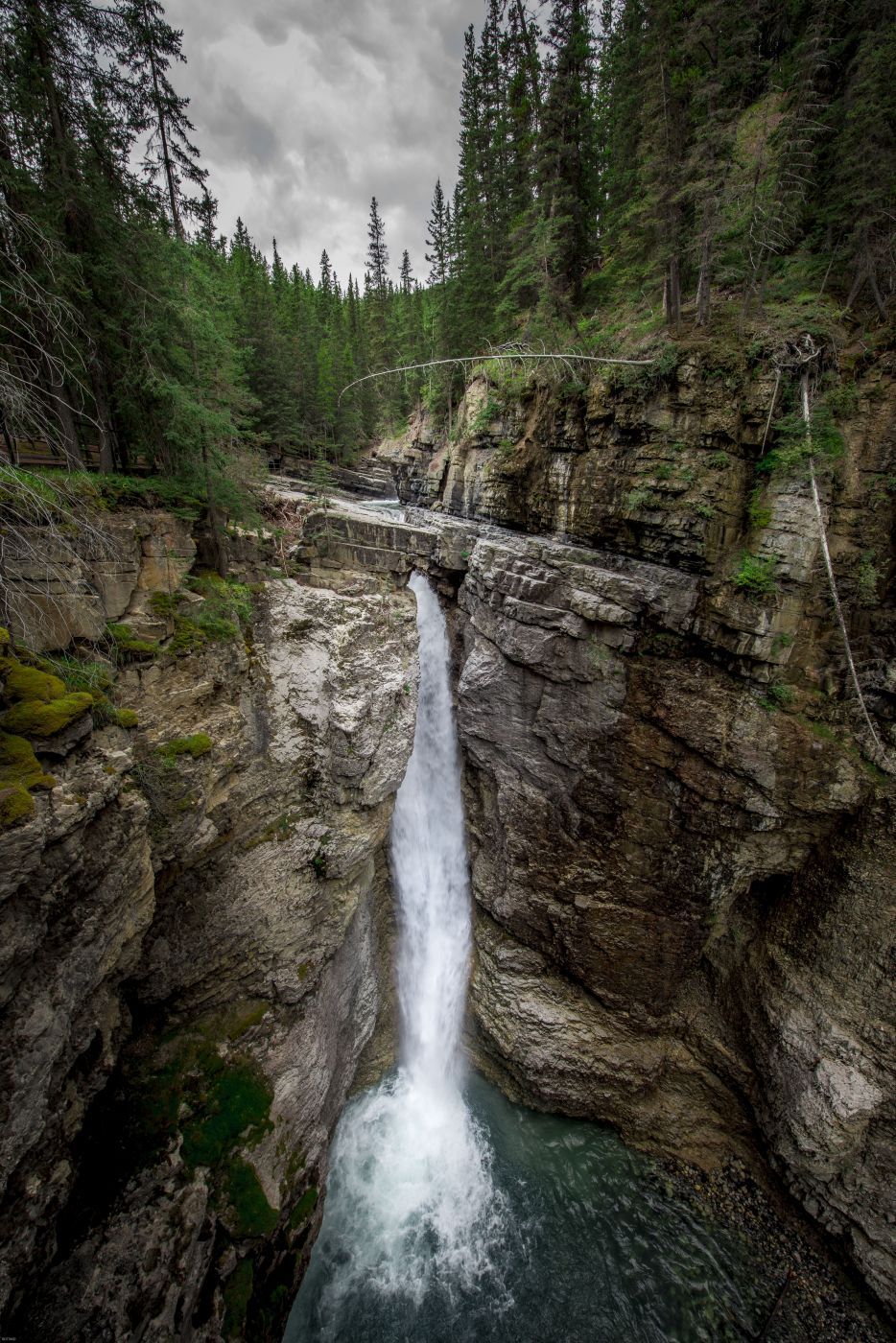 Johnston Canyon Upper Falls, Canada