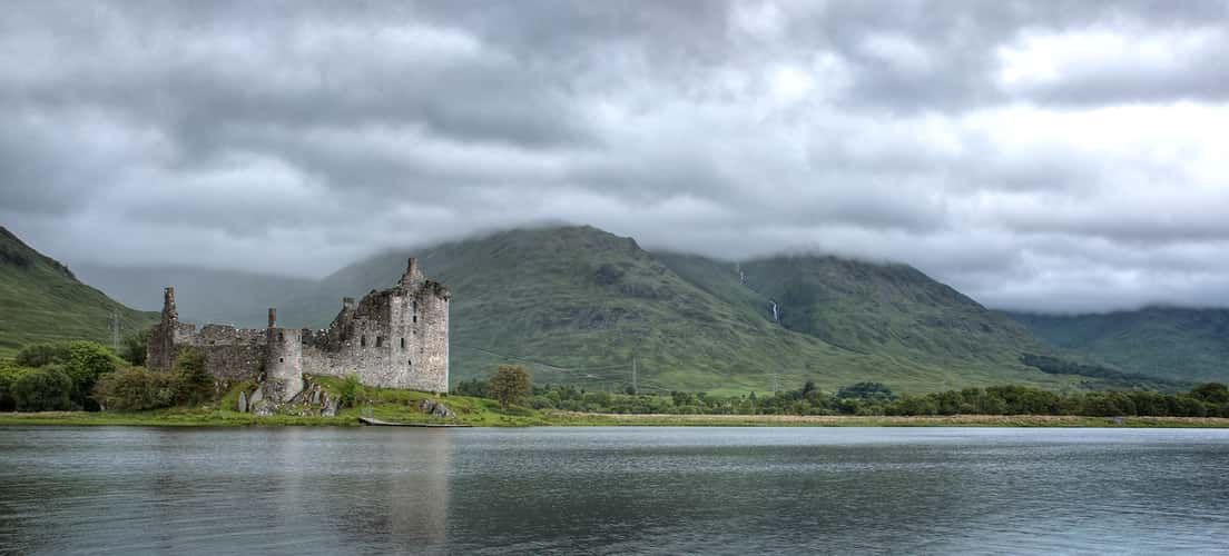 Rocks Kilchurn Castle, Loch Awe, Scotland