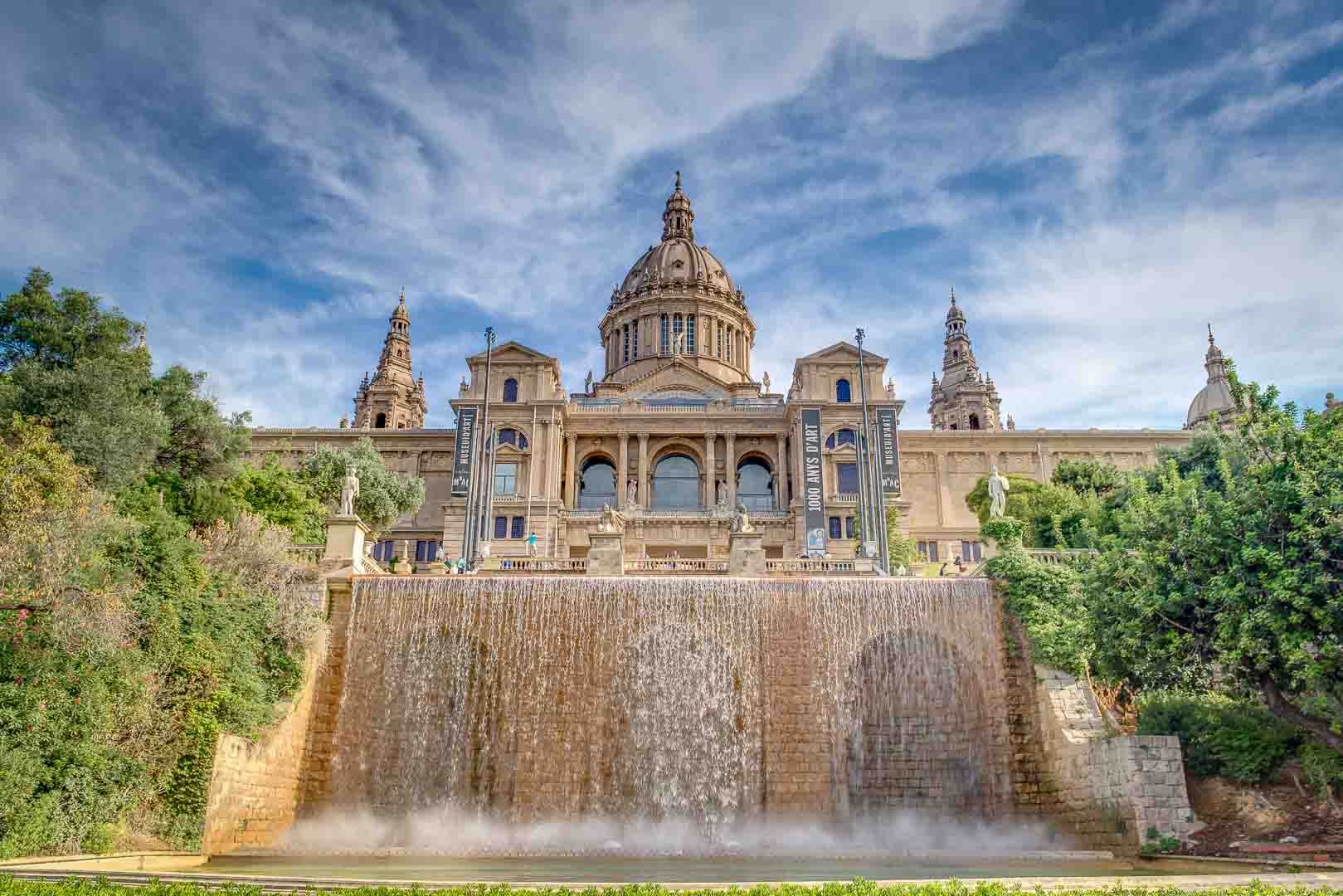 Placa de les Cascades, Spain