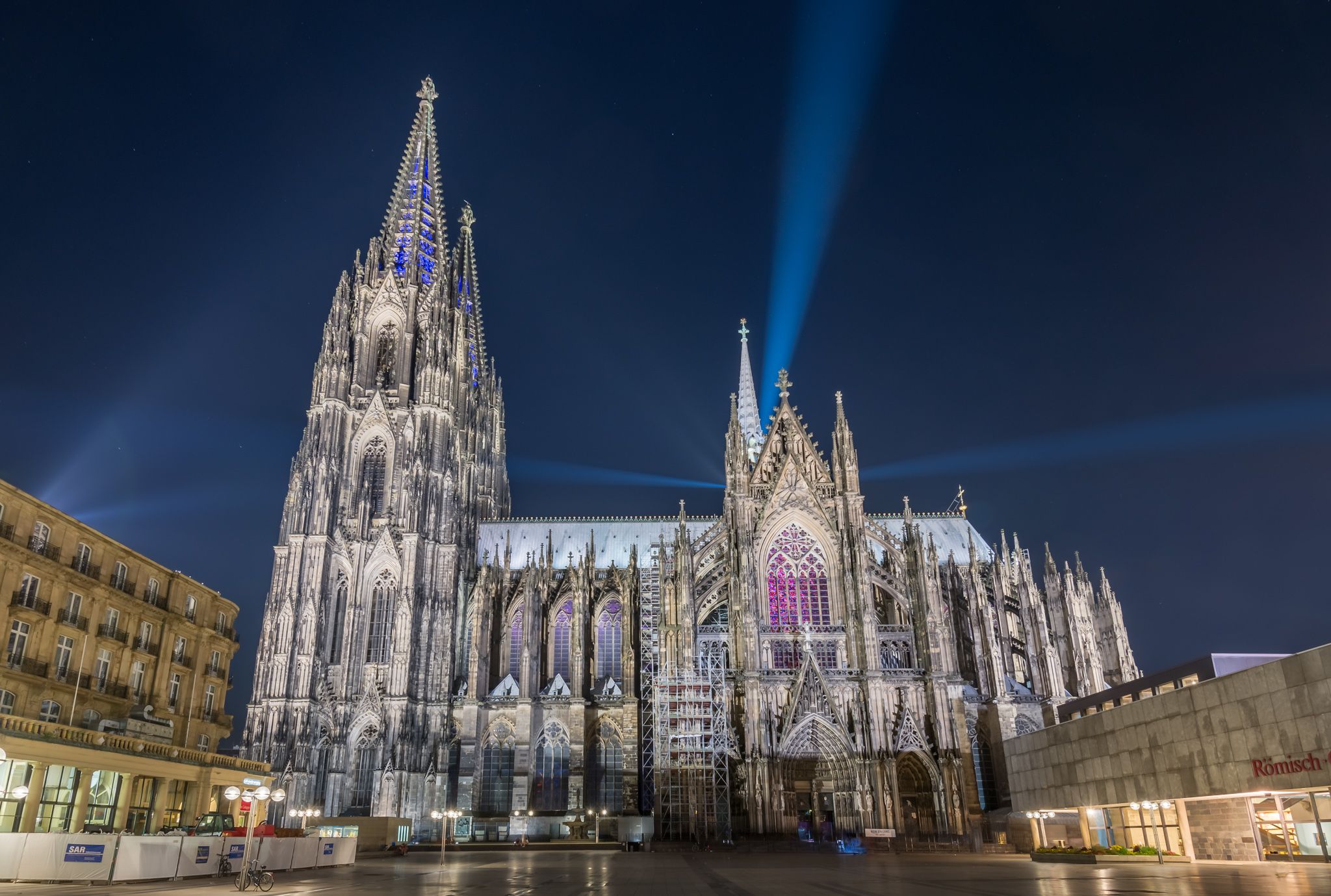 Roncalliplatz toward Cologne Cathedral, Germany