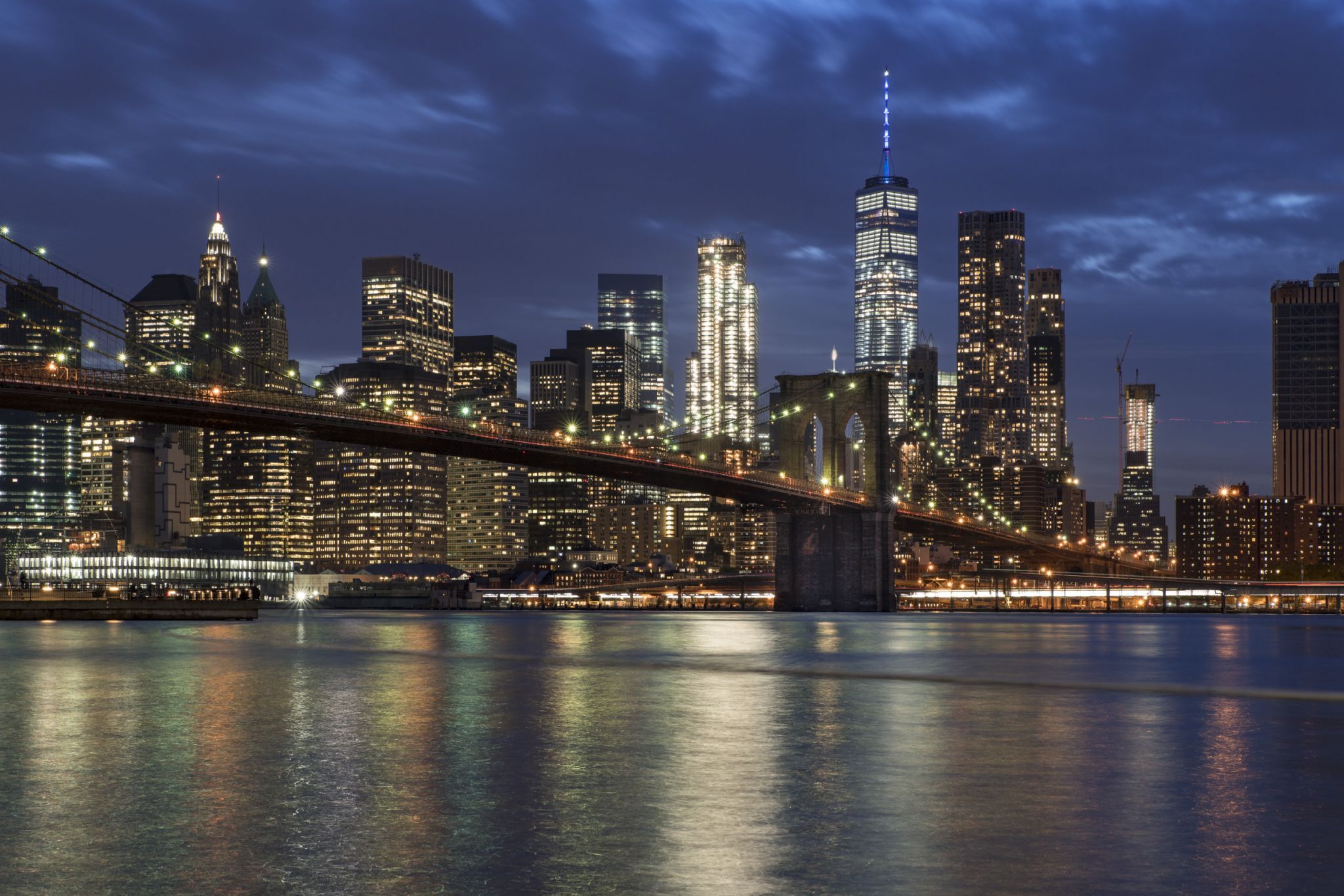 Brooklyn Bridge skyline from Pebble Beach, New York City, USA