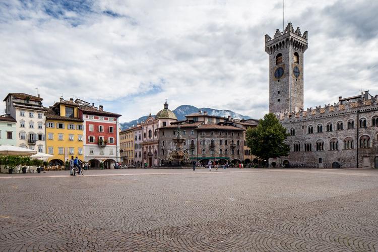 Piazza Duomo, Trento