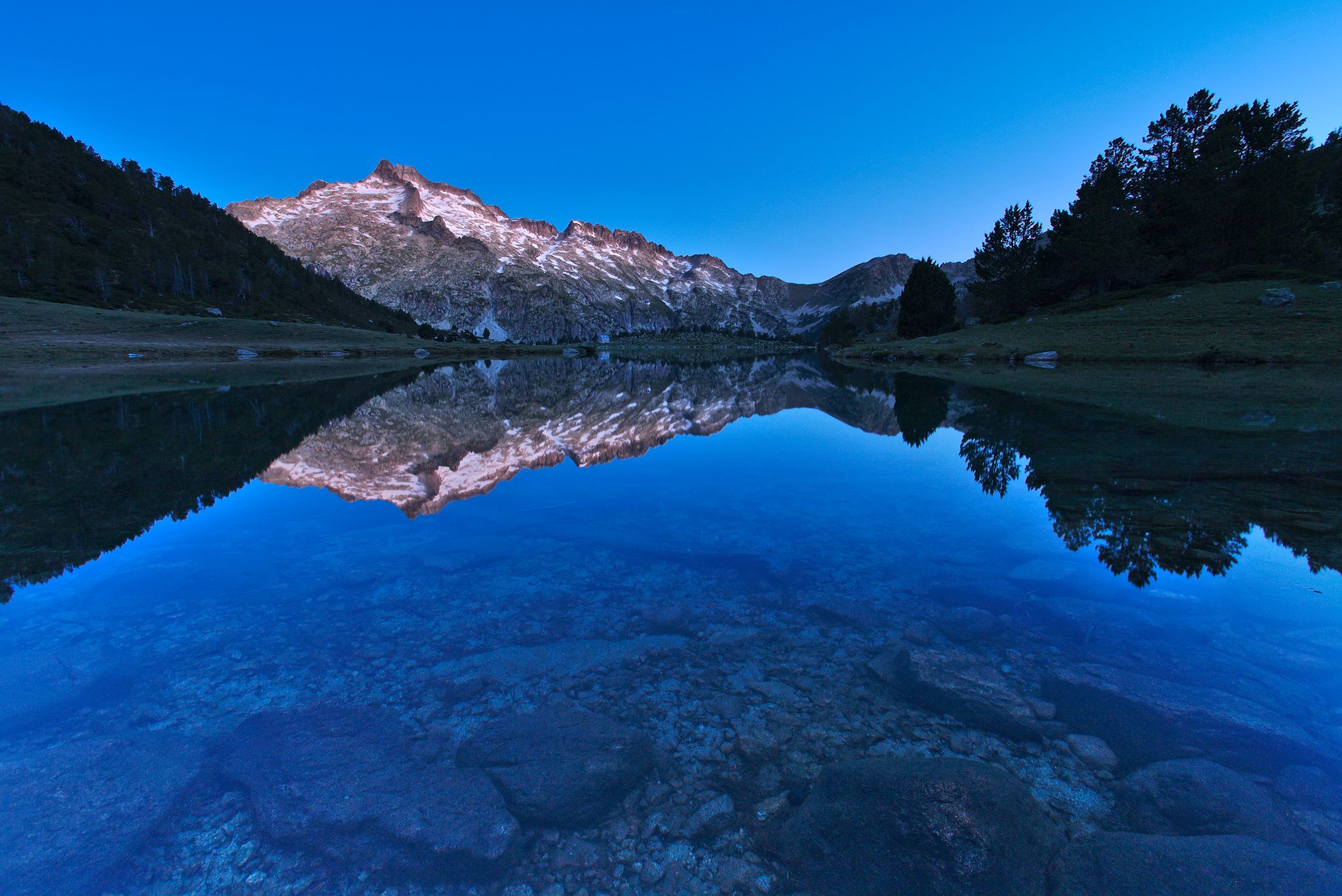 Neouvielle Aumar lake (eastern side), Pyrenees, France