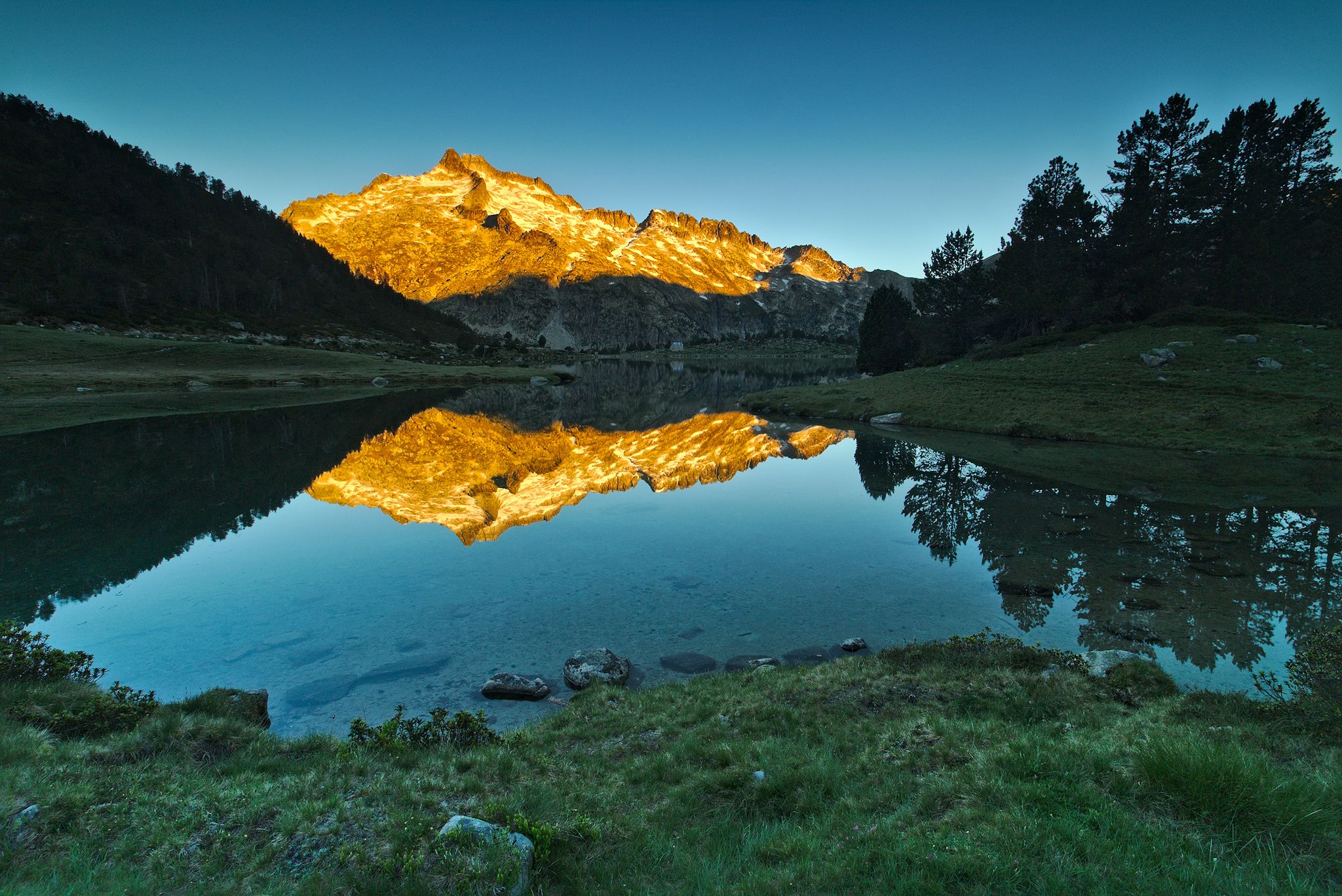 Neouvielle Aumar lake (eastern side), Pyrenees, France