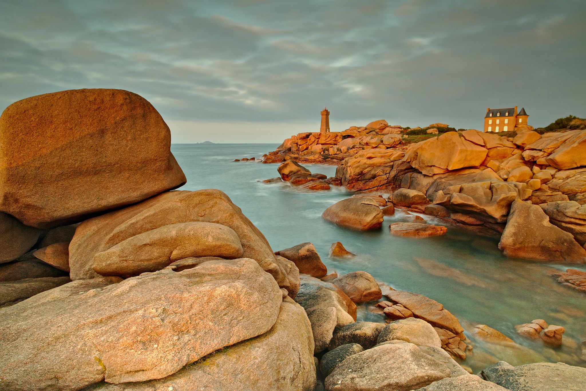 Phare de Mean Ruz, France