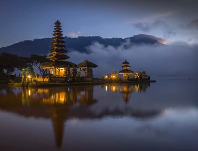 The Ulun Danu Temple Boat