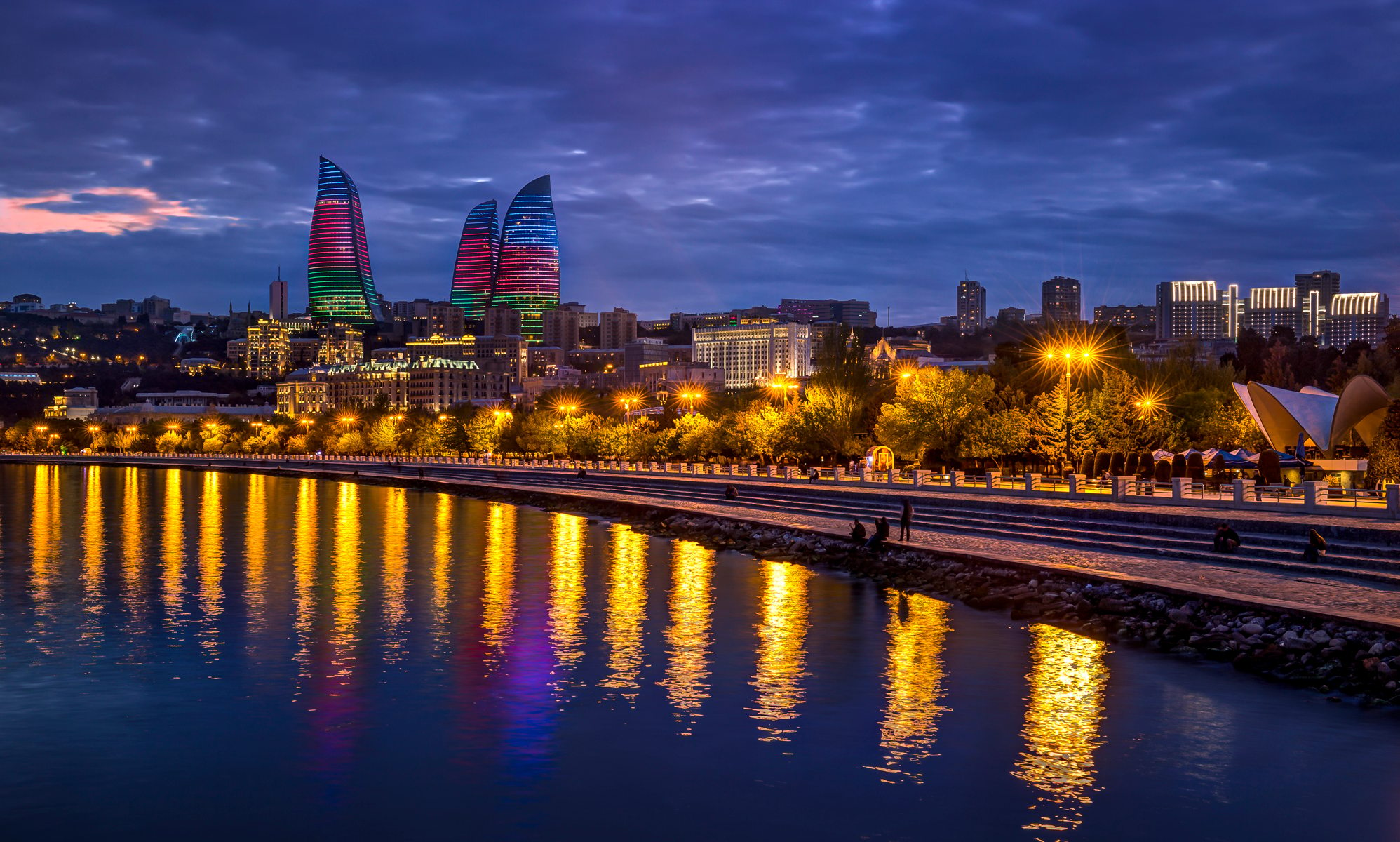 Baku nights. Баку набережная. Азербайджан Баку вечерняя панорама. Баку вечером. Азербайджан берег достопримечательности.