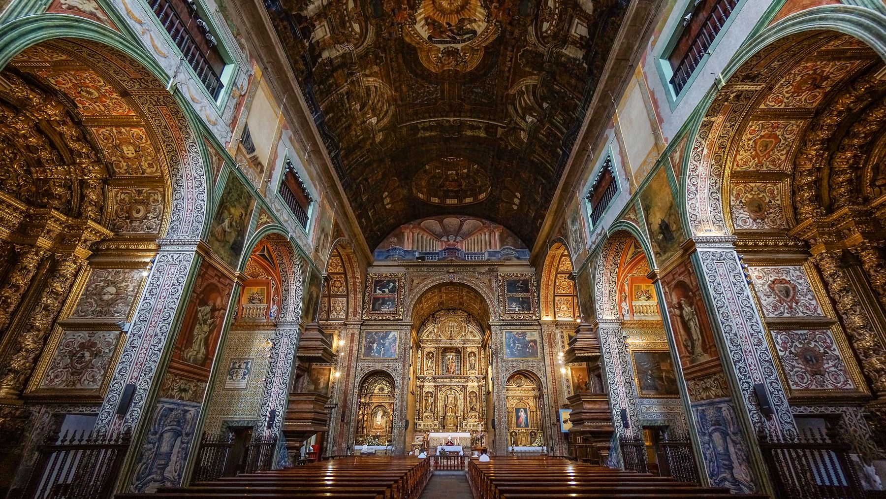 Igreja de São João Evangelista do Colégio, Portugal