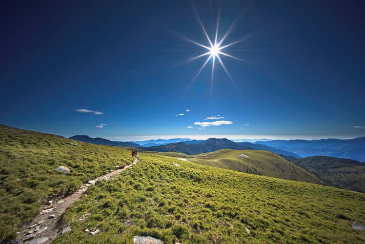 Jiaming Lake Trail