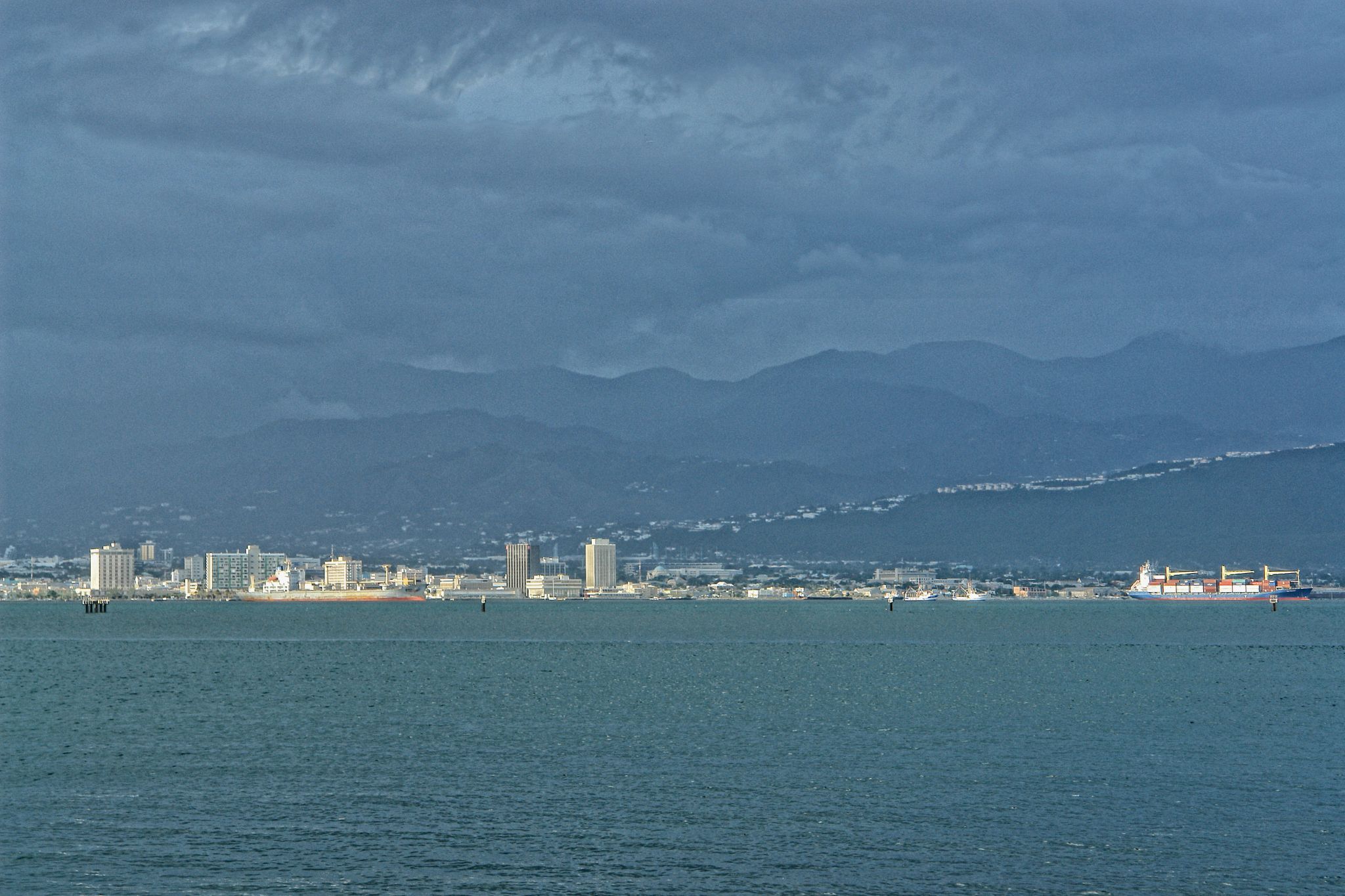 Kingston (Jamaica) seen from the Palisadoes tombolo, Jamaica
