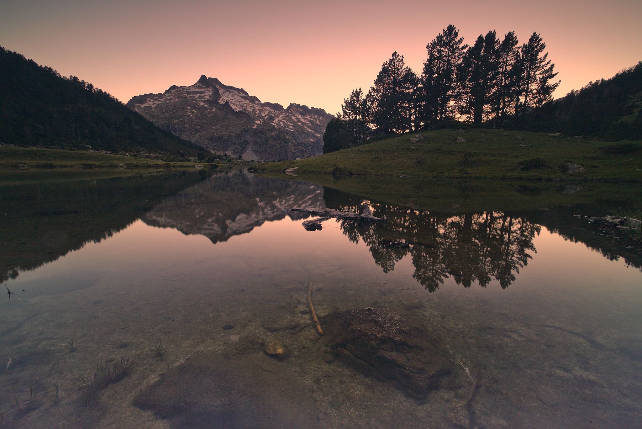 Neouvielle Aumar lake (eastern side), Pyrenees, France