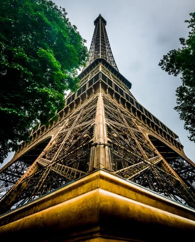 Tour Eiffel from below, Paris