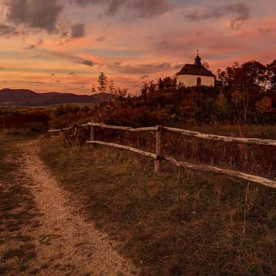 Weinberge mit kleiner Kapelle, Germany