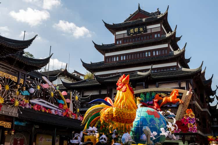 Yuyuan Bazaar Markets near Jiuqu Bridge (Zig Zag Bridge)