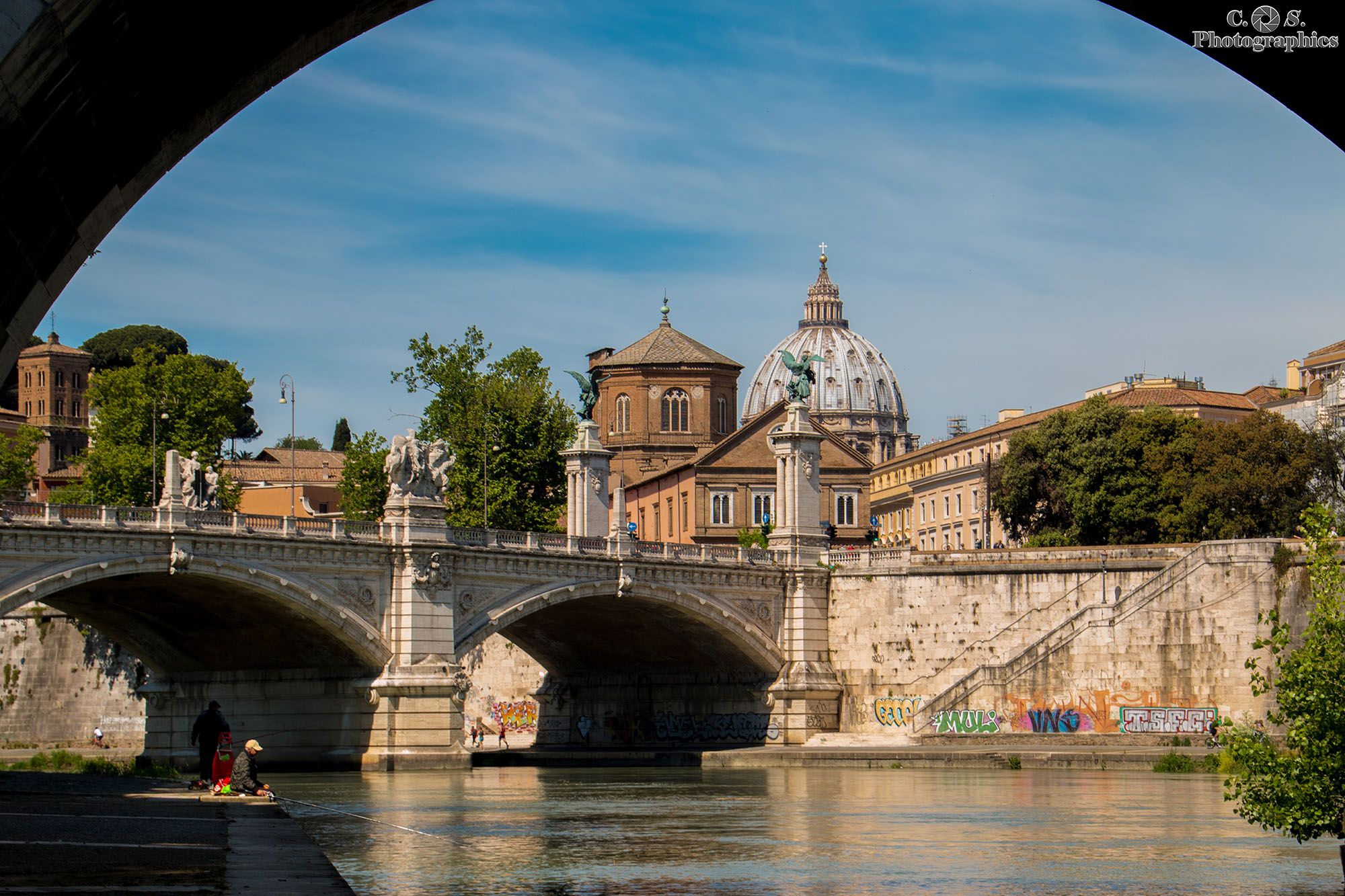 Basilica di San Pietro from Ponte Umberto I, Italy