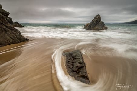 Coumeenoole Beach