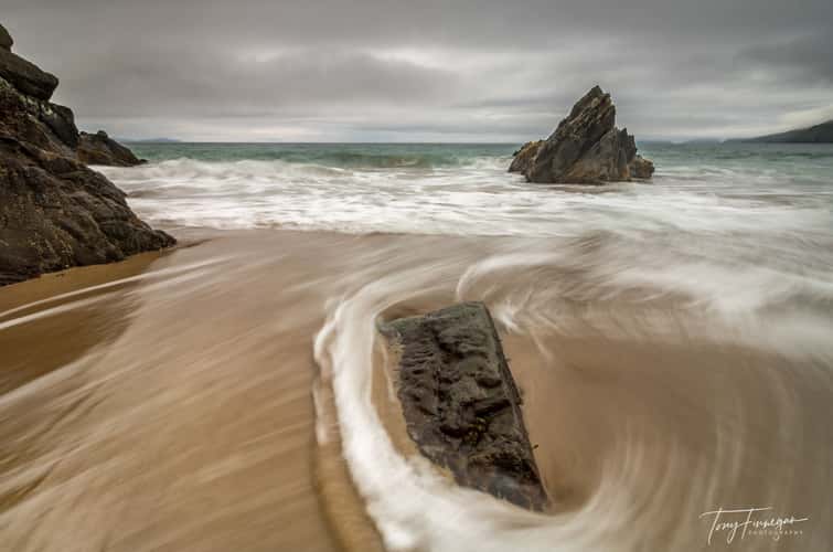 Coumeenoole Beach