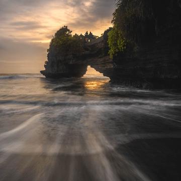 Pura Batu Bolong, Indonesia