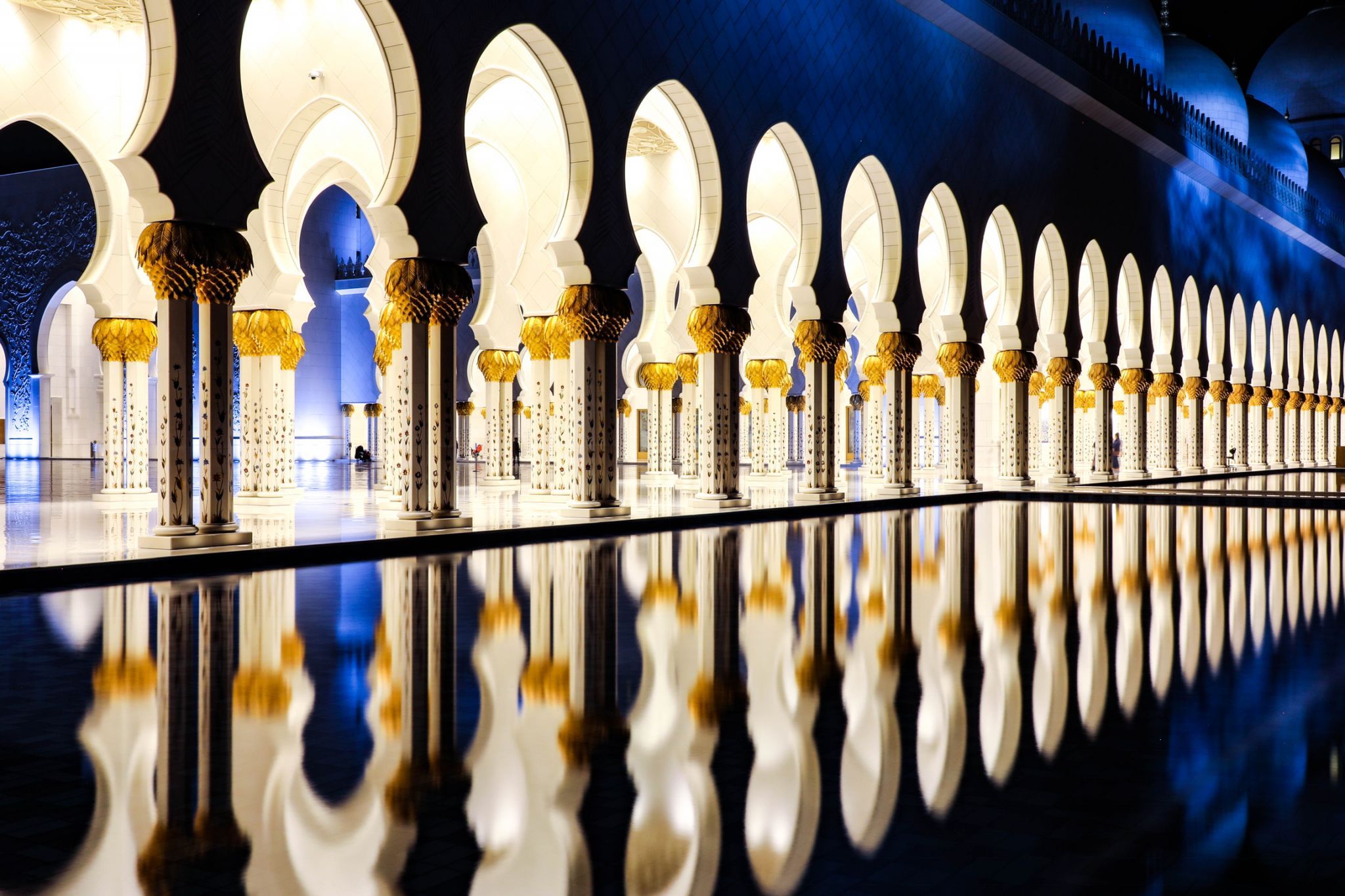 Pillars of Sheikh Zayed Mosque, Abu Dhabi, United Arab Emirates