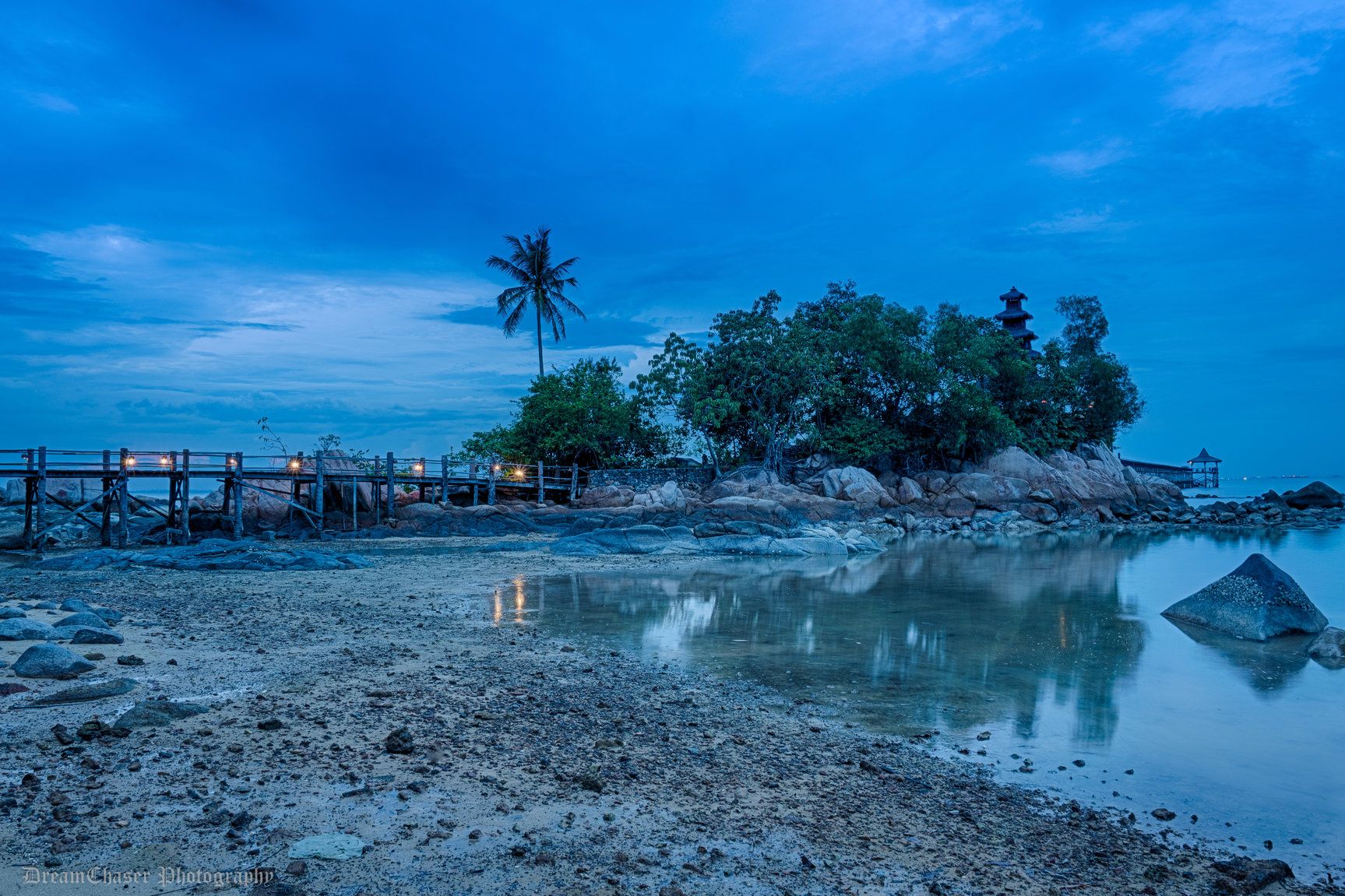 Turi Beach Island Bar, Indonesia