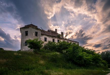 Kemény-Bánffy castle ruins