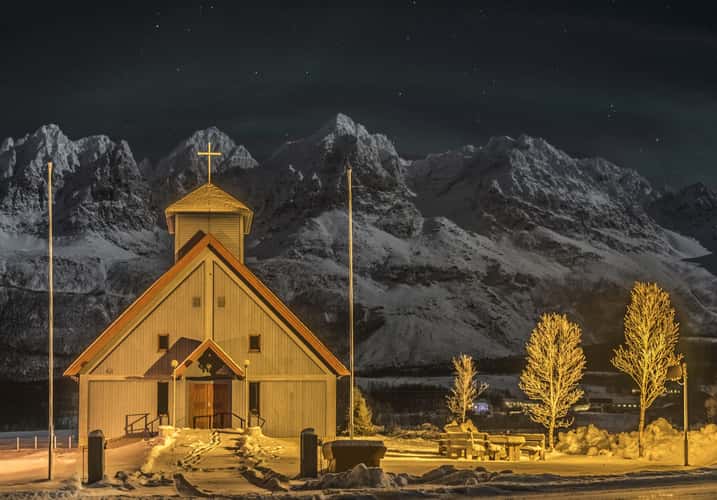 Lakselvbukt Church