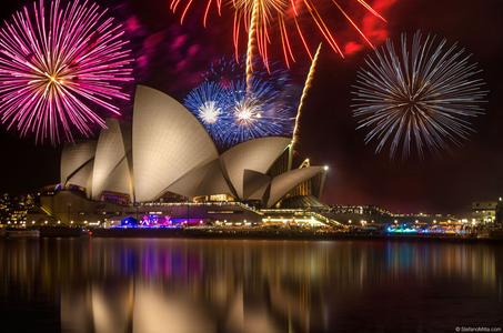 New Years Eve Fireworks On An Iconic Circular Quay