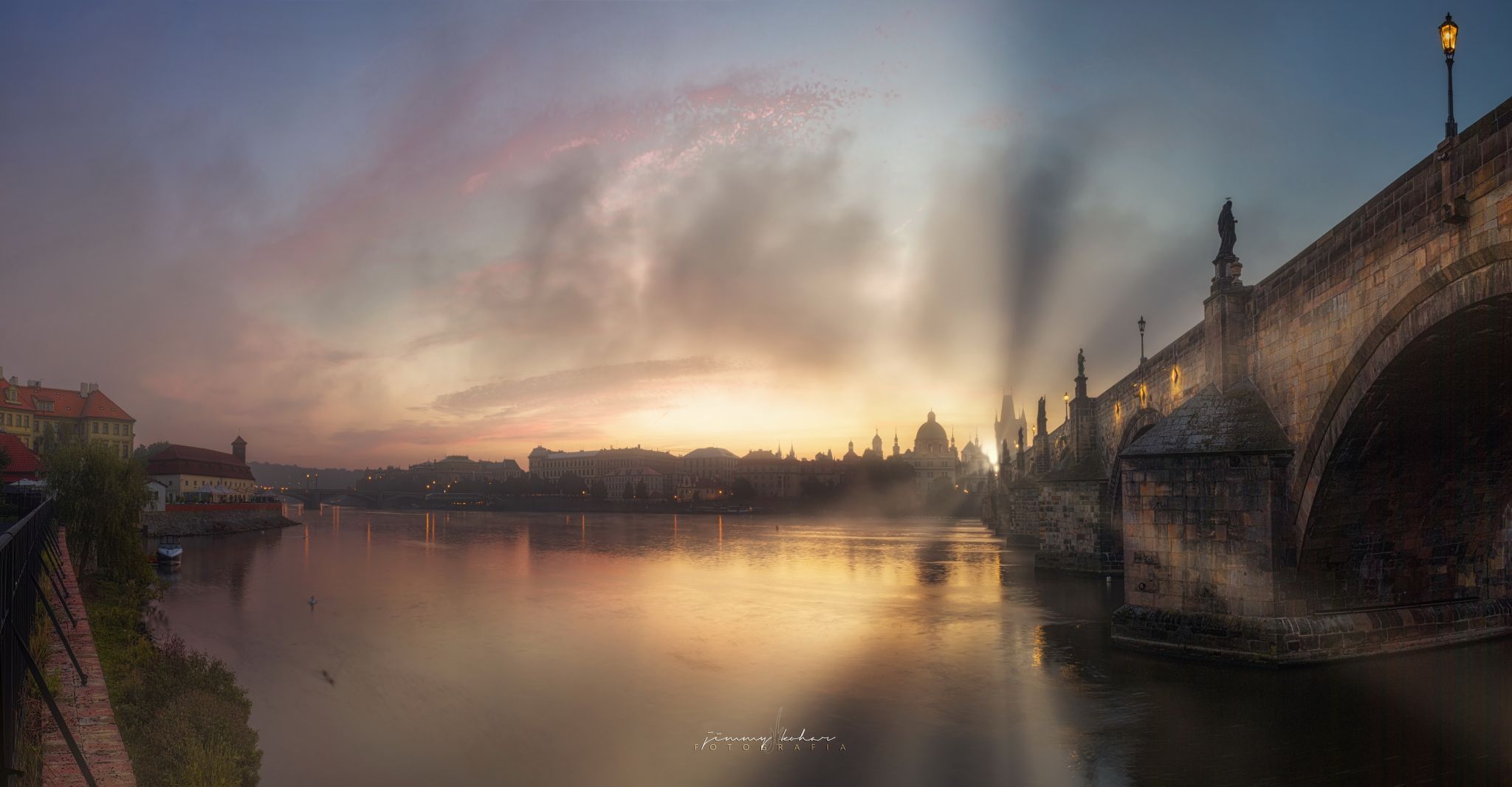 Morning Glory at Charles Bridge. Oldtown Prague, Czech Republic