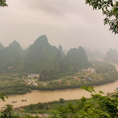 Nebeltag am Li-Fluss, China