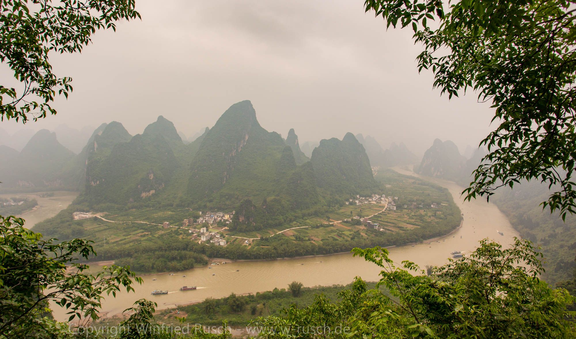Nebeltag am Li-Fluss, China
